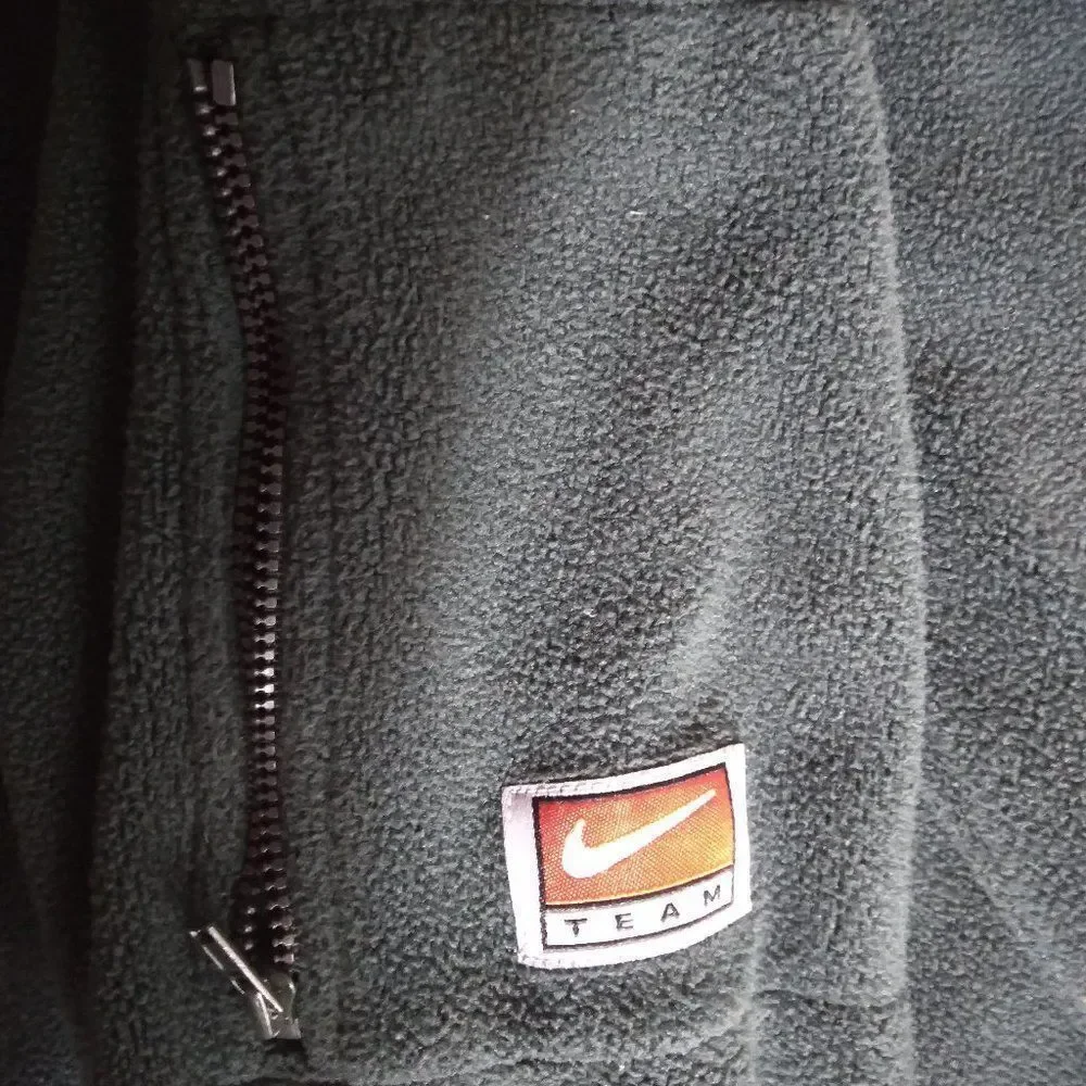 Nike vintage university